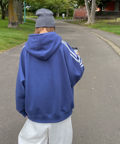 Chillfar（チルファー）の「ボックスロゴプリント ラインスリーブプルオーバーパーカー（パーカー・レディース・ホワイト/オートミール/ネイビー/ブラック/杢グレー/ブルー・FREE）」の20枚目の写真