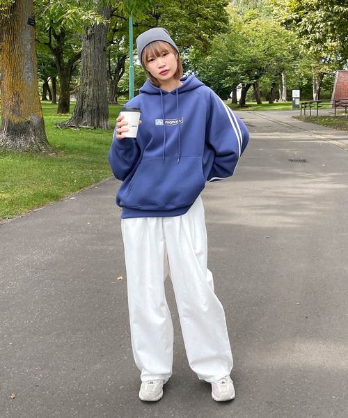 Chillfar（チルファー）の「ボックスロゴプリント ラインスリーブプルオーバーパーカー（パーカー・レディース・ホワイト/オートミール/ネイビー/ブラック/杢グレー/ブルー・FREE）」の22枚目の写真