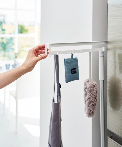 tower（タワー）の「tower（タワー）マグネット冷蔵庫横隠せるスライドフック（キッチン収納・レディース・ブラック/ホワイト・ONE SIZE）」の2枚目の写真