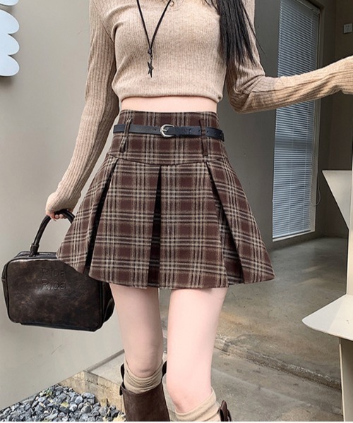 美品 バーバリー　ノバチェック　プリーツスカート　レザーベルト　ミニ　Y2K バーバリーブルーレーベル Y2K ノバチェックプリーツ レザーベルトミニ