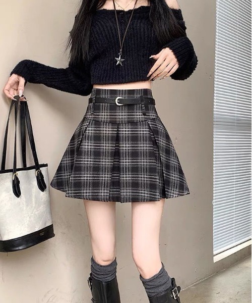 美品 VERSACE 現行タグ ミニスカート プリーツ バロック柄 Versace バロッコプリント ミニスカート | ブラック | FARFETCH JP