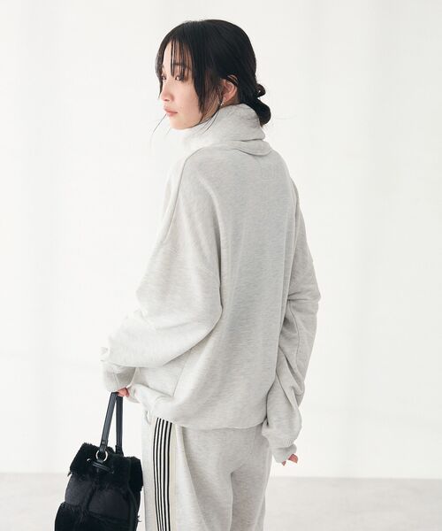 CRAFT STANDARD BOUTIQUE（クラフトスタンダードブティック）の「【ユニセックス】裏毛タートルスウェット（スウェット・レディース・ブラック/ホワイト系その他/カーキ・M/L/XL）」の17枚目の写真