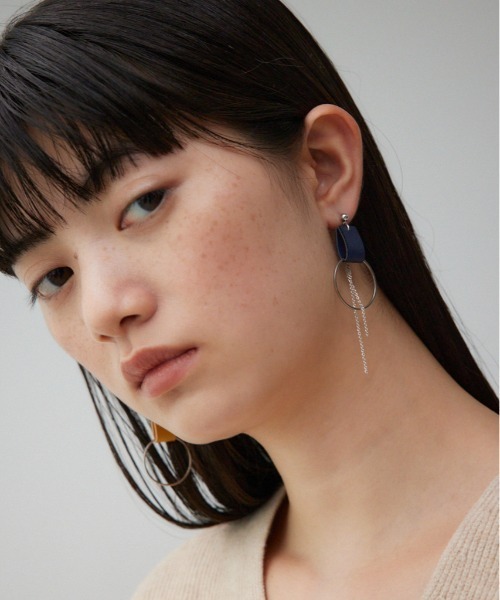 フェイクレザーバイカラーアシンメトリーピアス（ピアス（両耳用