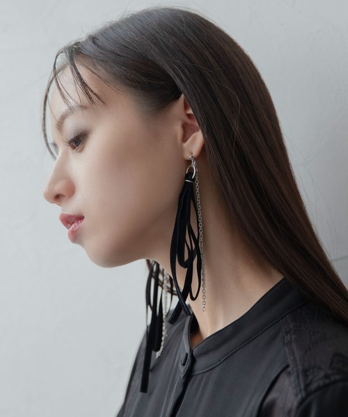 HARE（ハレ）の「ベロアリボンピアス(HARE)（ピアス（両耳用）・レディース・ブラック/レッド・FREE）」の4枚目の写真