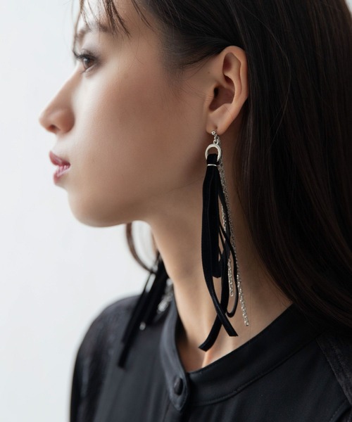 HARE（ハレ）の「ベロアリボンピアス(HARE)（ピアス（両耳用）・レディース・ブラック/レッド・FREE）」の5枚目の写真