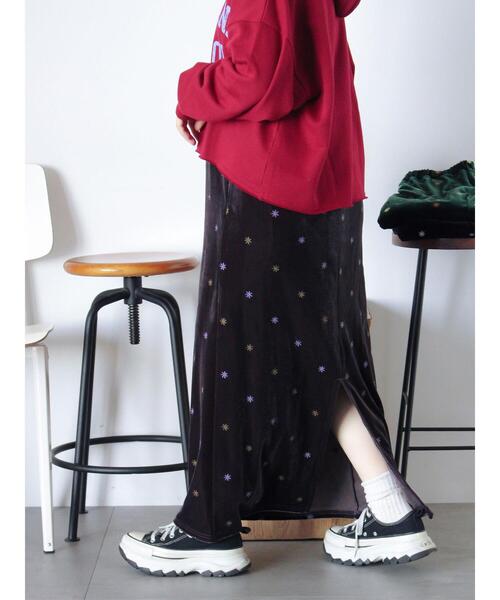 ehka sopo(エヘカソポ)の「◎ベロア刺繍スカート(スカート・レディース・グリーン/ブラック/チャコールグレー・F)」の1枚目の写真