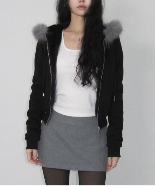 gossip！ロサンゼルス（ゴシップロサンゼルス）の「Y2K エコファー ジップアップ スリム パーカー 裏起毛（パーカー・レディース・ブラック・FREE）」の6枚目の写真