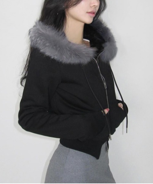 gossip！ロサンゼルス（ゴシップロサンゼルス）の「Y2K エコファー ジップアップ スリム パーカー 裏起毛（パーカー・レディース・ブラック・FREE）」の4枚目の写真