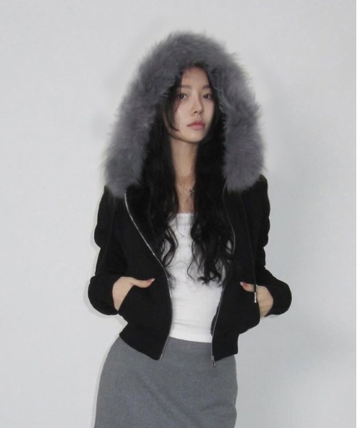 gossip！ロサンゼルス（ゴシップロサンゼルス）の「Y2K エコファー ジップアップ スリム パーカー 裏起毛（パーカー・レディース・ブラック・FREE）」の8枚目の写真