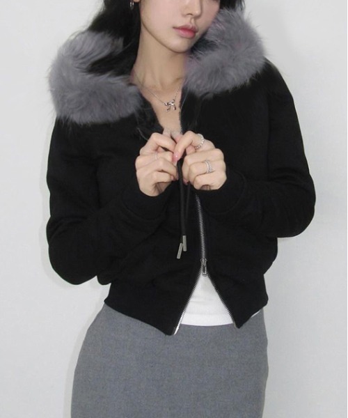 gossip！ロサンゼルス（ゴシップロサンゼルス）の「Y2K エコファー ジップアップ スリム パーカー 裏起毛（パーカー・レディース・ブラック・FREE）」の3枚目の写真