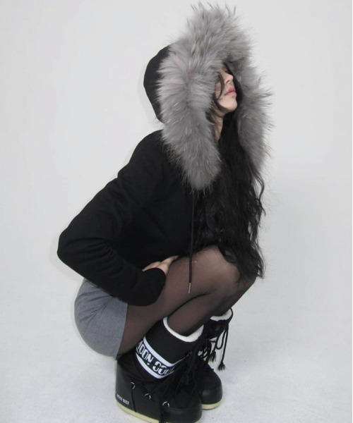 gossip！ロサンゼルス（ゴシップロサンゼルス）の「Y2K エコファー ジップアップ スリム パーカー 裏起毛（パーカー・レディース・ブラック・FREE）」の12枚目の写真