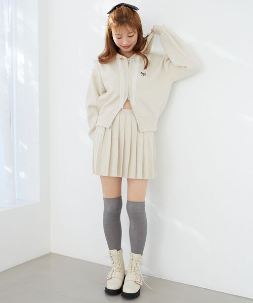 MAJESTIC LEGON(マジェスティックレゴン)の「レースリボンWジップニットパーカー(ニット/セーター・レディース・ブラック/グレー/アイボリー・MEDIUM)」の8枚目の写真