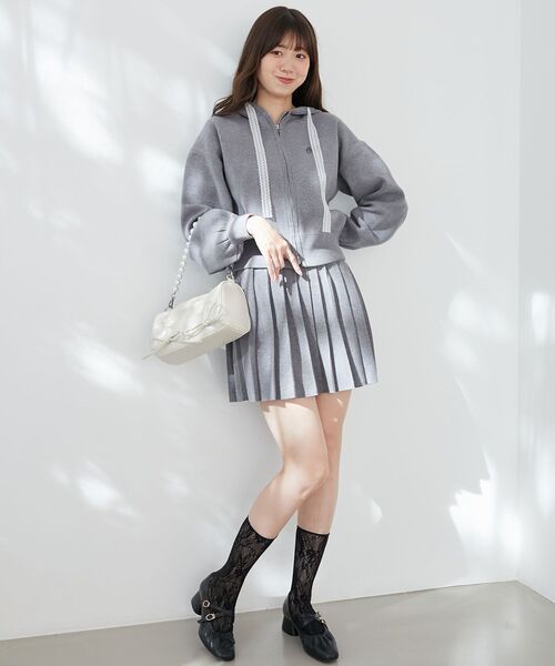 MAJESTIC LEGON(マジェスティックレゴン)の「レースリボンWジップニットパーカー(ニット/セーター・レディース・ブラック/グレー/アイボリー・MEDIUM)」の18枚目の写真