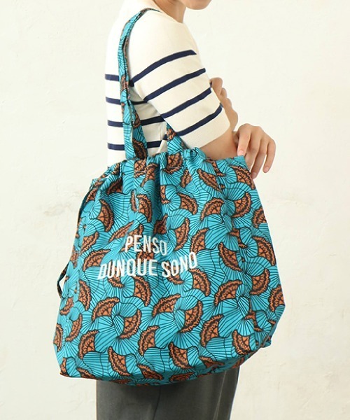 and it_（アンドイット）の「ラタプリントトート（トートバッグ・レディース・ブラック/ブルーグリーン/ブルー/グリーン系1/イエロー/オレンジ/ネイビー/ブラウン/ピンク/レッド系その他/グリーン系2/ベージュ・FREE）」の7枚目の写真