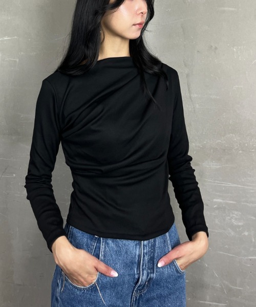 tolene(トレネ)の「アシンメトリーデザイン ボートネックカットソー(Tシャツ/カットソー・レディース・ブラック・FREE)」の7枚目の写真