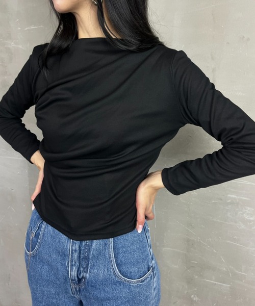 tolene(トレネ)の「アシンメトリーデザイン ボートネックカットソー(Tシャツ/カットソー・レディース・ブラック・FREE)」の5枚目の写真