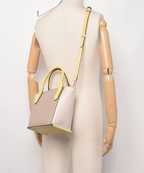 artemis by DIANA(アルテミスバイダイアナ)の「トリコロールカラー ハンドバッグ(ハンドバッグ・レディース・ホワイト/ベージュ/ブラック/グレー・FREE)」の19枚目の写真