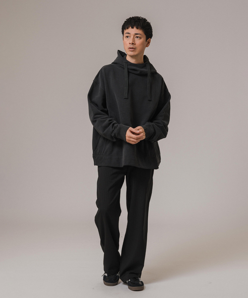 EDIFICE(エディフィス)の「Ecofade プルオーバー フーディー(パーカー・メンズ・ブラック/ネイビー・MEDIUM/LARGE)」の4枚目の写真