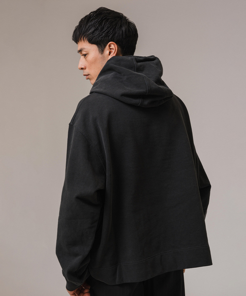 EDIFICE(エディフィス)の「Ecofade プルオーバー フーディー(パーカー・メンズ・ブラック/ネイビー・MEDIUM/LARGE)」の8枚目の写真