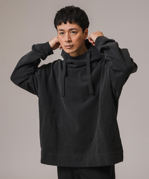 EDIFICE(エディフィス)の「Ecofade プルオーバー フーディー(パーカー・メンズ・ブラック/ネイビー・MEDIUM/LARGE)」の9枚目の写真