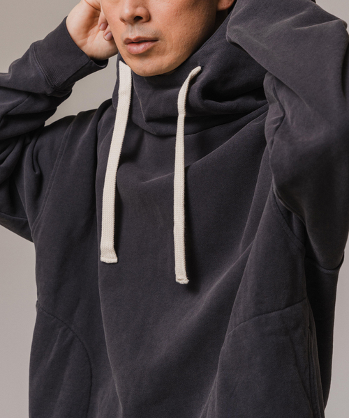 EDIFICE(エディフィス)の「Ecofade プルオーバー フーディー(パーカー・メンズ・ブラック/ネイビー・MEDIUM/LARGE)」の17枚目の写真