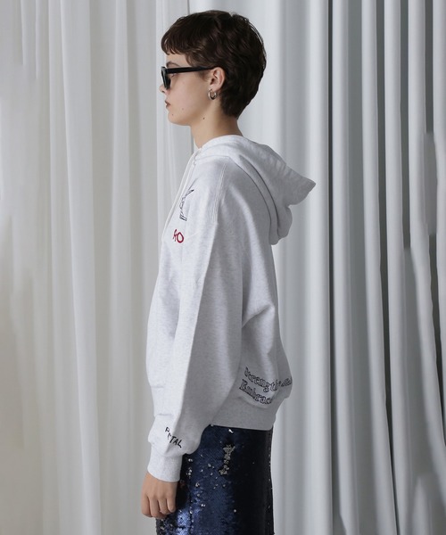 ROSE BUD(ローズバッド)の「【WEB・一部店舗限定】ILLUSTRATION EMBROIDRY PARKA(パーカー・レディース・グレー/ホワイト・ONE SIZE)」の7枚目の写真