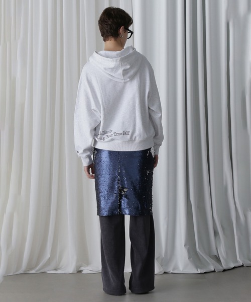 ROSE BUD(ローズバッド)の「【WEB・一部店舗限定】ILLUSTRATION EMBROIDRY PARKA(パーカー・レディース・グレー/ホワイト・ONE SIZE)」の5枚目の写真