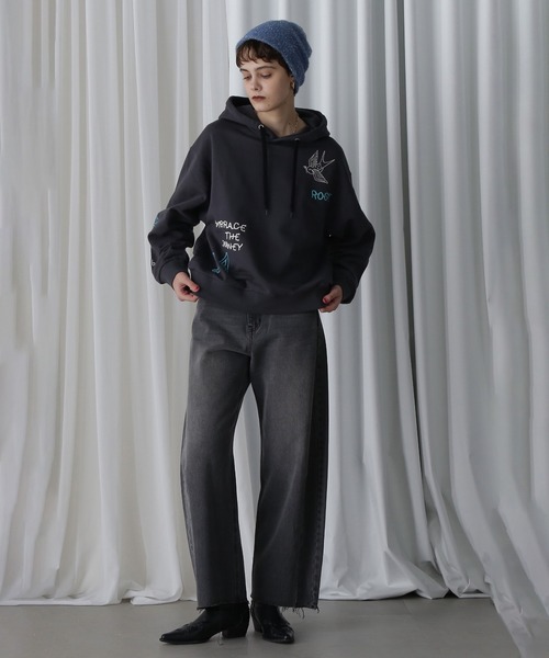 ROSE BUD(ローズバッド)の「【WEB・一部店舗限定】ILLUSTRATION EMBROIDRY PARKA(パーカー・レディース・グレー/ホワイト・ONE SIZE)」の10枚目の写真