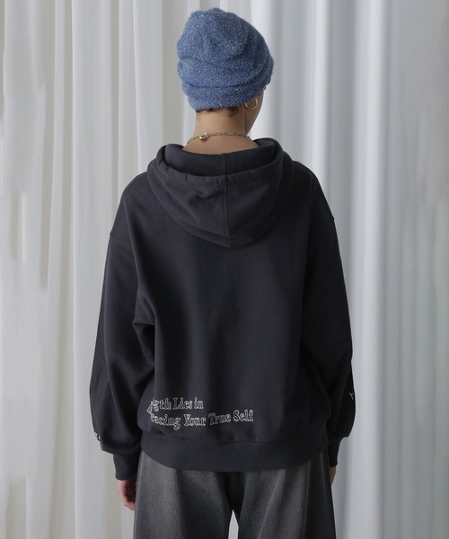 ROSE BUD(ローズバッド)の「【WEB・一部店舗限定】ILLUSTRATION EMBROIDRY PARKA(パーカー・レディース・グレー/ホワイト・ONE SIZE)」の15枚目の写真