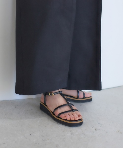 carino(カリーノ)の「厚底Tストラップサンダル(サンダル・レディース・ホワイト/ブラック/ゴールド・S/M/L/LL)」の6枚目の写真