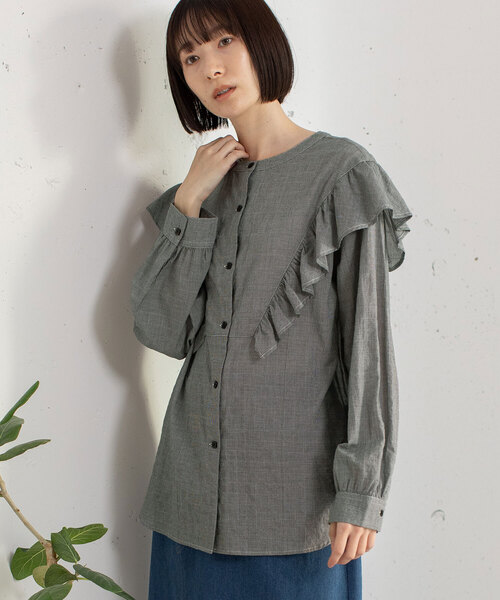 POU DOU DOU(プードゥドゥ)の「フリル切り替えブラウス(シャツ/ブラウス・レディース・ライトベージュ/スミクロ/アイボリー・M)」の5枚目の写真