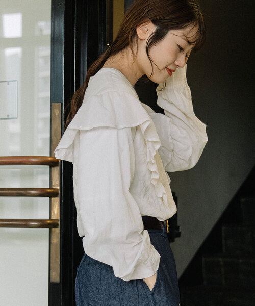 POU DOU DOU(プードゥドゥ)の「フリル切り替えブラウス(シャツ/ブラウス・レディース・ライトベージュ/スミクロ/アイボリー・M)」の14枚目の写真