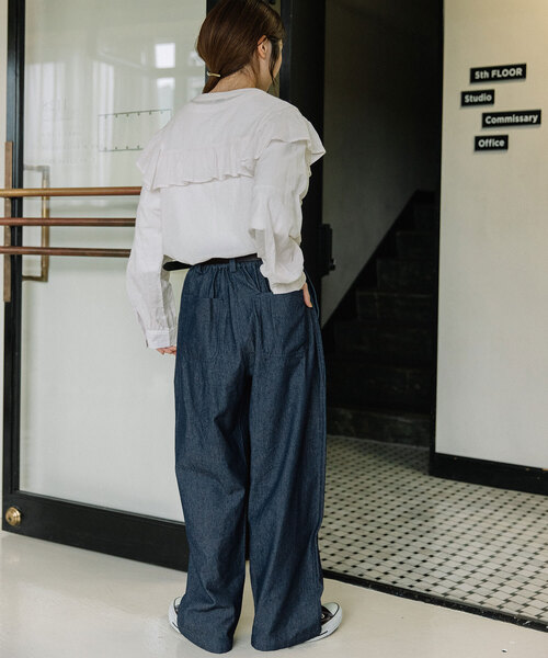 POU DOU DOU(プードゥドゥ)の「フリル切り替えブラウス(シャツ/ブラウス・レディース・ライトベージュ/スミクロ/アイボリー・M)」の16枚目の写真