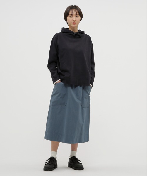 MHL.(エムエイチエル)の「HEAVY SOFT COTTON JERSEY(パーカー・レディース・ブルー系その他7/ネイビー系1・2)」の9枚目の写真