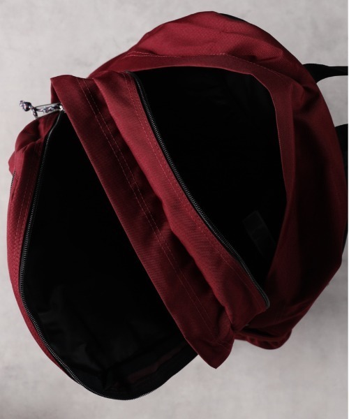Right-on(ライトオン)の「【JanSport】COOL STUDENT / 34L(バックパック/リュック・メンズ・ブラック/レッド・ONE SIZE)」の7枚目の写真