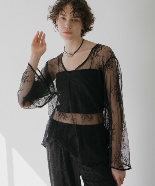 Doux archives（ドゥアルシーヴ）の「V ネックレースブラウス（シャツ/ブラウス・レディース・アイボリー/ベージュ/ブラック・38）」の9枚目の写真