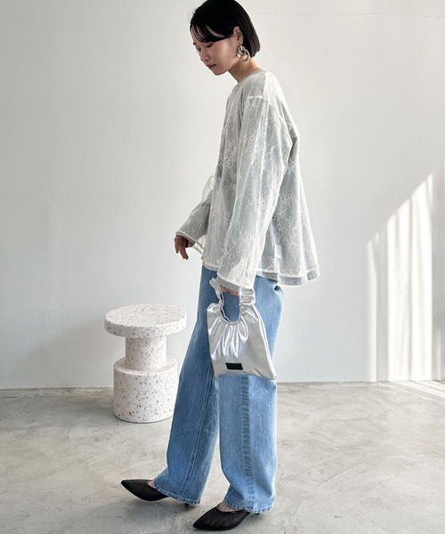 Doux archives（ドゥアルシーヴ）の「V ネックレースブラウス（シャツ/ブラウス・レディース・アイボリー/ベージュ/ブラック・38）」の14枚目の写真