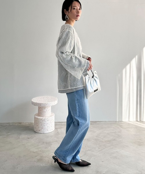 Doux archives（ドゥアルシーヴ）の「V ネックレースブラウス（シャツ/ブラウス・レディース・アイボリー/ベージュ/ブラック・38）」の16枚目の写真