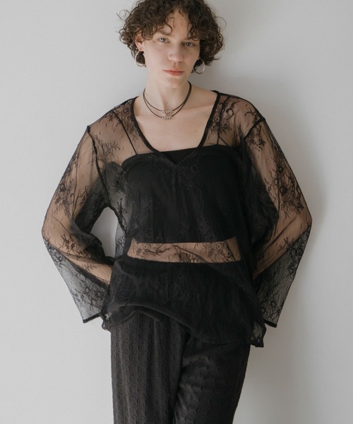 Doux archives（ドゥアルシーヴ）の「V ネックレースブラウス（シャツ/ブラウス・レディース・アイボリー/ベージュ/ブラック・38）」の8枚目の写真