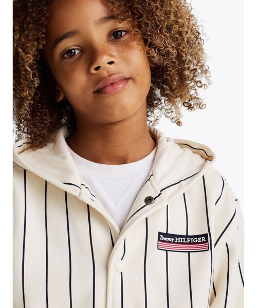 TOMMY HILFIGER（トミーヒルフィガー）の「BOYS モノタイプストライプボンバージャケット（Tシャツ/カットソー・キッズ・マルチ・140cm/150cm/160cm/130cm）」の2枚目の写真