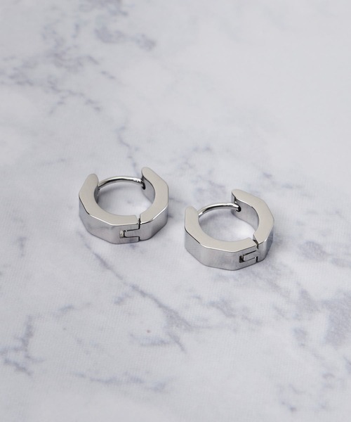 TETE HOMME（テットオム）の「カッティング フープピアス（ピアス（両耳用）・メンズ・シルバー系1/シルバー系2・FREE）」の2枚目の写真