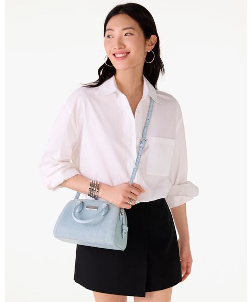 kate spade new york(ケイトスペード ニューヨーク)の「マディソン デニム ホット フィックスド スタッズ スモール ドリー ダッフル クロスボディ(ハンドバッグ・レディース・ブルー・ONESIZE)」の5枚目の写真