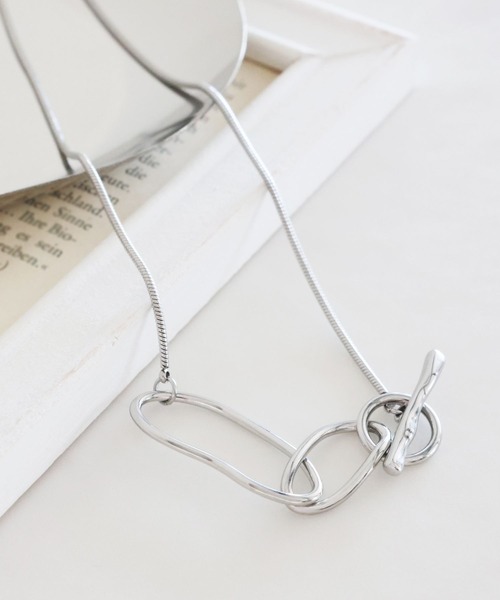 LEPSIM（レプシィム）の「ステンレスマンテルロングネックレス　324845（ネックレス・レディース・ゴールド/シルバー系その他/シルバー・ONE SIZE）」の2枚目の写真