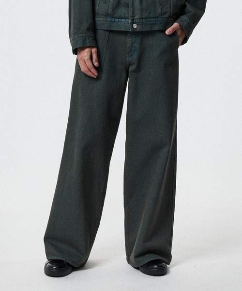 STUDIOUS（ステュディオス）の「BLEACH OVERDYE DENIM JEANS（デニムパンツ・メンズ・インディゴブルー/ブラック・1/2）」の2枚目の写真