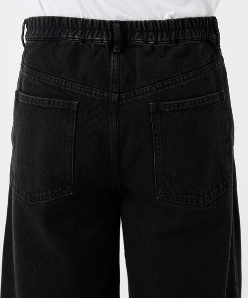 STUDIOUS（ステュディオス）の「BLEACH OVERDYE DENIM JEANS（デニムパンツ・メンズ・インディゴブルー/ブラック・1/2）」の11枚目の写真