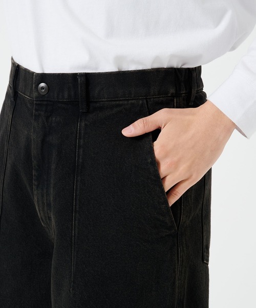 STUDIOUS（ステュディオス）の「BLEACH OVERDYE DENIM JEANS（デニムパンツ・メンズ・インディゴブルー/ブラック・1/2）」の13枚目の写真
