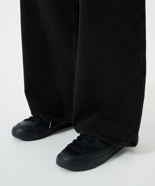 STUDIOUS（ステュディオス）の「BLEACH OVERDYE DENIM JEANS（デニムパンツ・メンズ・インディゴブルー/ブラック・1/2）」の14枚目の写真