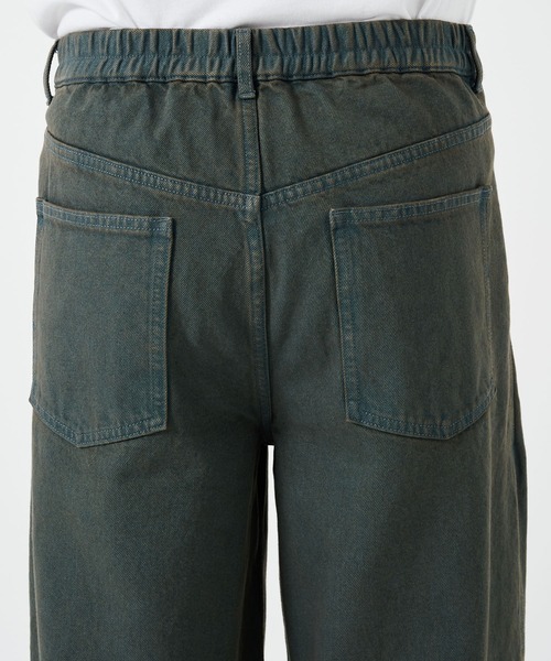 STUDIOUS（ステュディオス）の「BLEACH OVERDYE DENIM JEANS（デニムパンツ・メンズ・インディゴブルー/ブラック・1/2）」の20枚目の写真