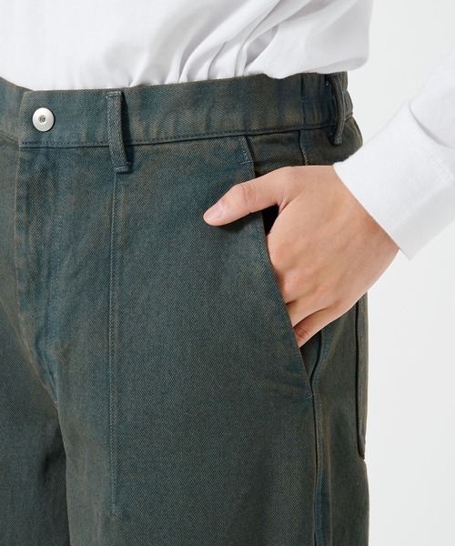 STUDIOUS（ステュディオス）の「BLEACH OVERDYE DENIM JEANS（デニムパンツ・メンズ・インディゴブルー/ブラック・1/2）」の22枚目の写真