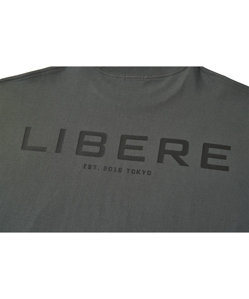 LIBERE（リベーレ）の「LIBERE リベーレ / LIBERE LOGO T-SHIRT ロゴプリントビッグシルエットTシャツ / 251207-251208-251209（Tシャツ/カットソー・メンズ・チャコール/ブラック/ゴールド・LARGE/MEDIUM/SMALL）」の22枚目の写真